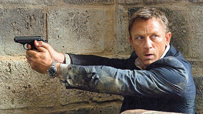 Daniel Craig as James Bond with his Walther PPK.