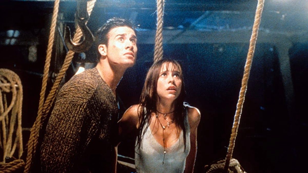 Jennifer Love Hewitt and Freddie Prince Jr. in I Know What You Did Last Summer.