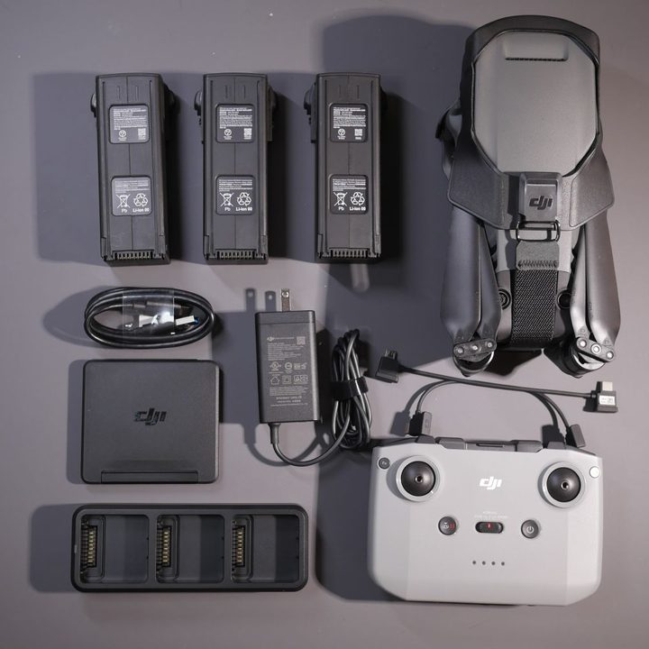 DJI Mavic 3 Fly More Combo contents.