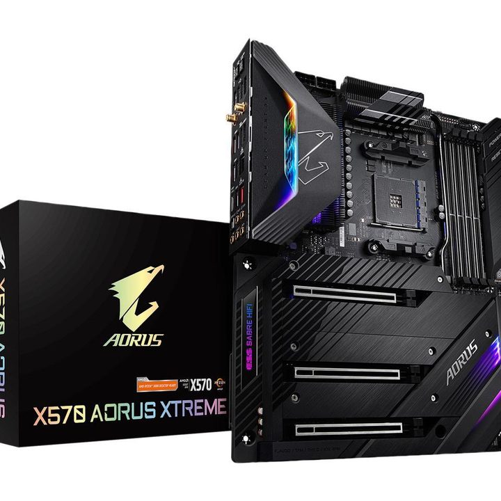 Gigabyte Aorus X570 Xtreme motherboard and box.