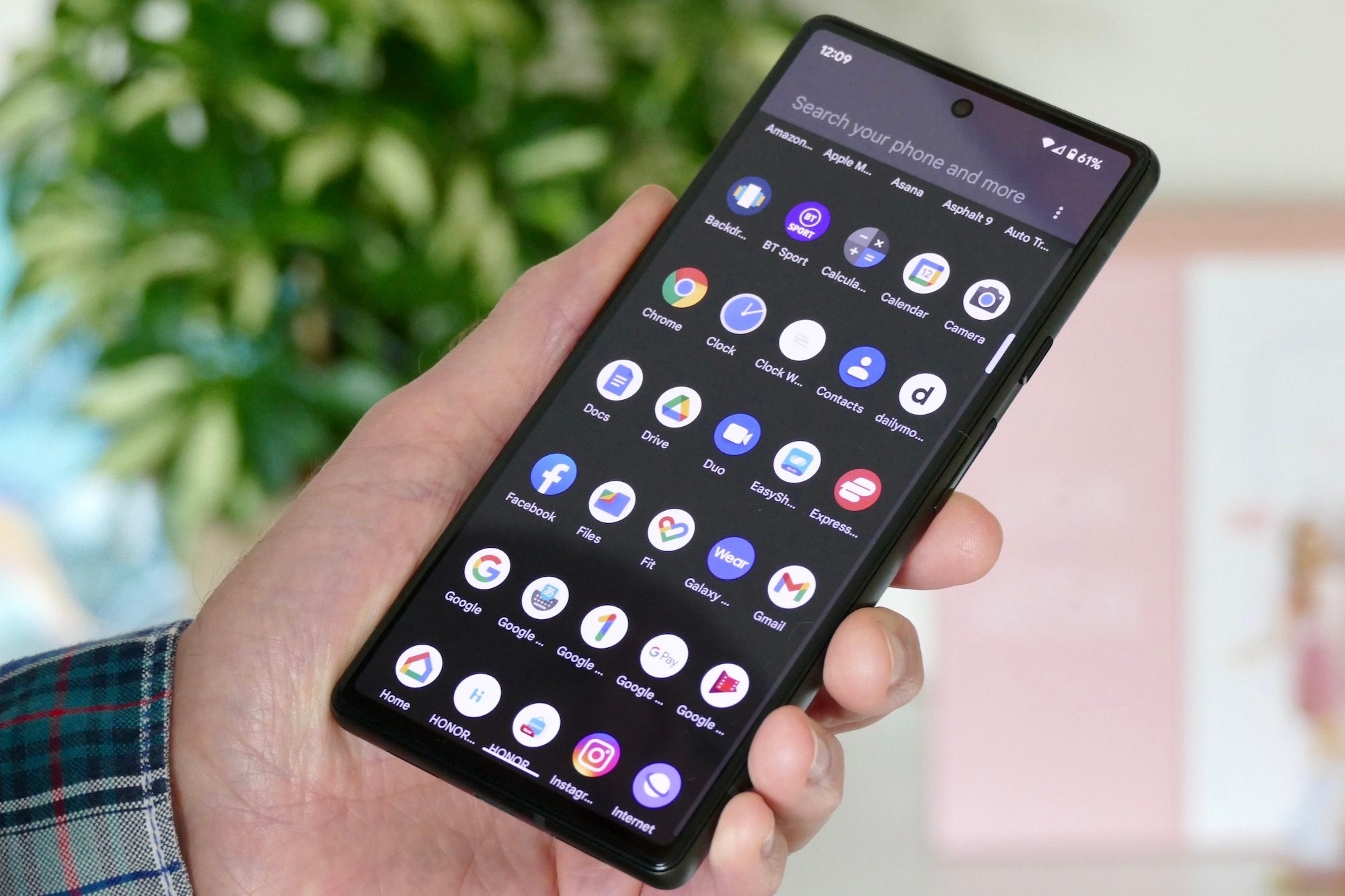 Pixel 6 apps screen.