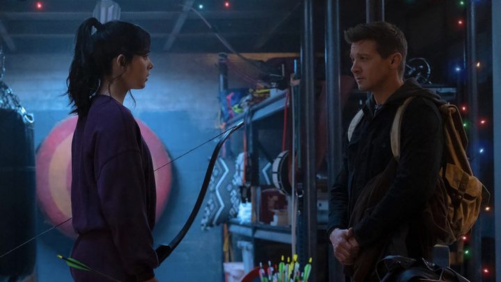 Kate Bishop and Clint Barton talkinh in a secret hideout in Hawkeye.