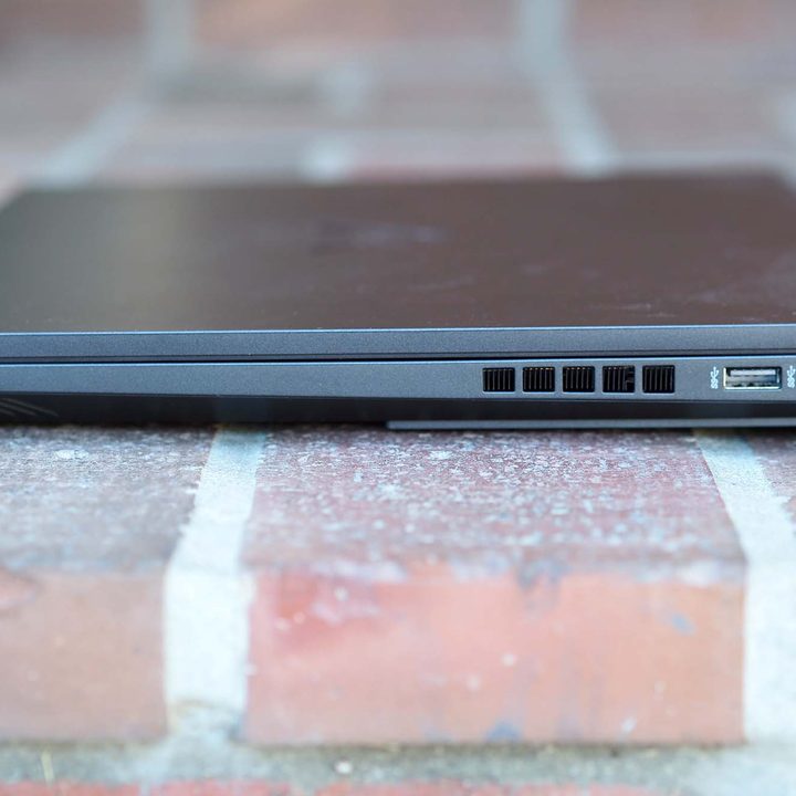 Two USB-A 3.2 ports along the right-hand side of the HP Victus 16.