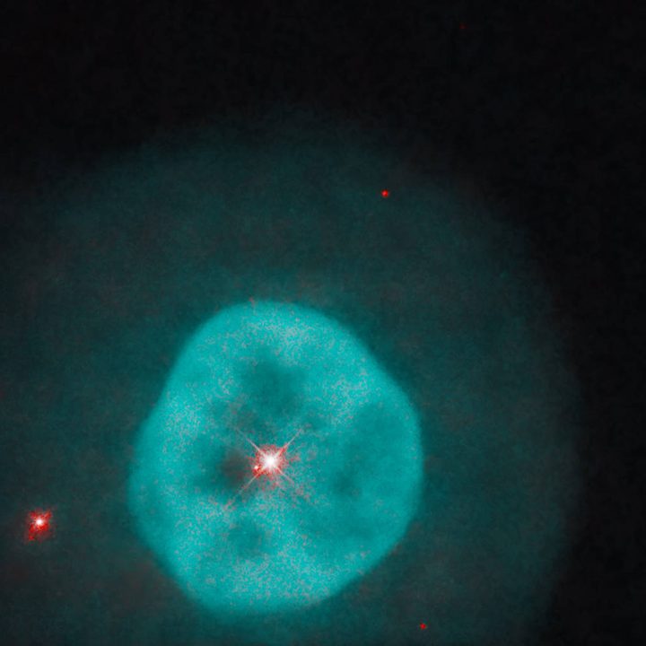 Cleopatra’s Eye, or NGC 1535, is a planetary nebula in the constellation Eridanus.
