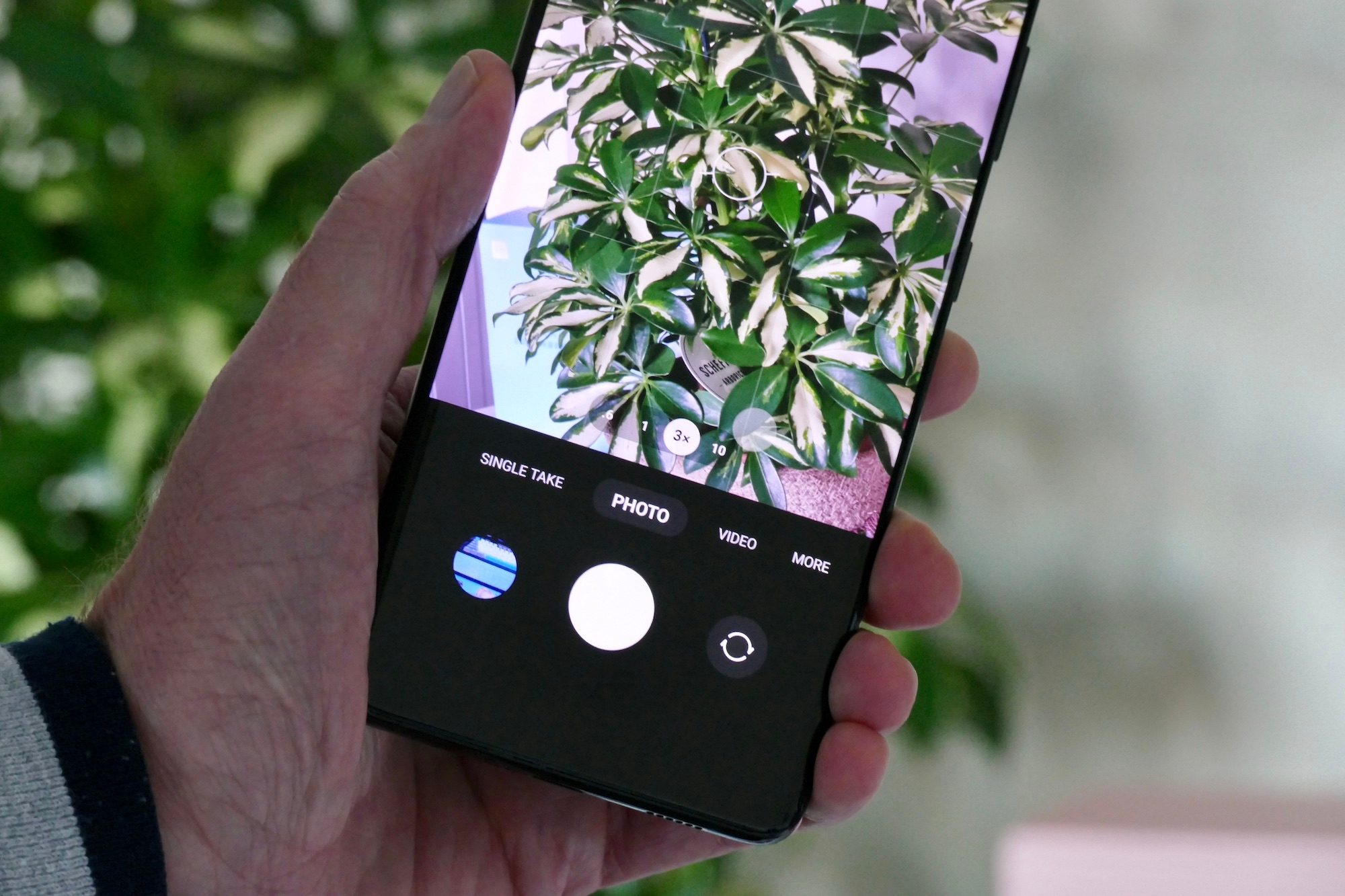 Camera zoom mode in One UI 4.