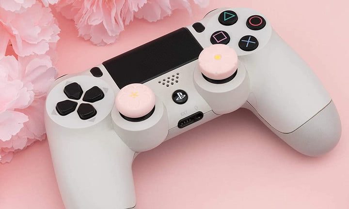 GeekShare Sakura Grip Caps on DualShock PS4 Controller