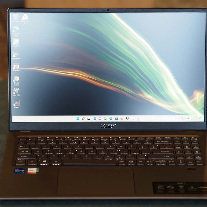 The Acer Swift 3 16 facing straight on towards the camera.