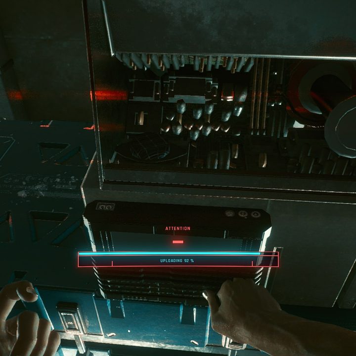 V plugging a cable into a console in Cyberpunk 2077