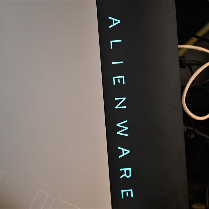 Alienware Aurora R10.
