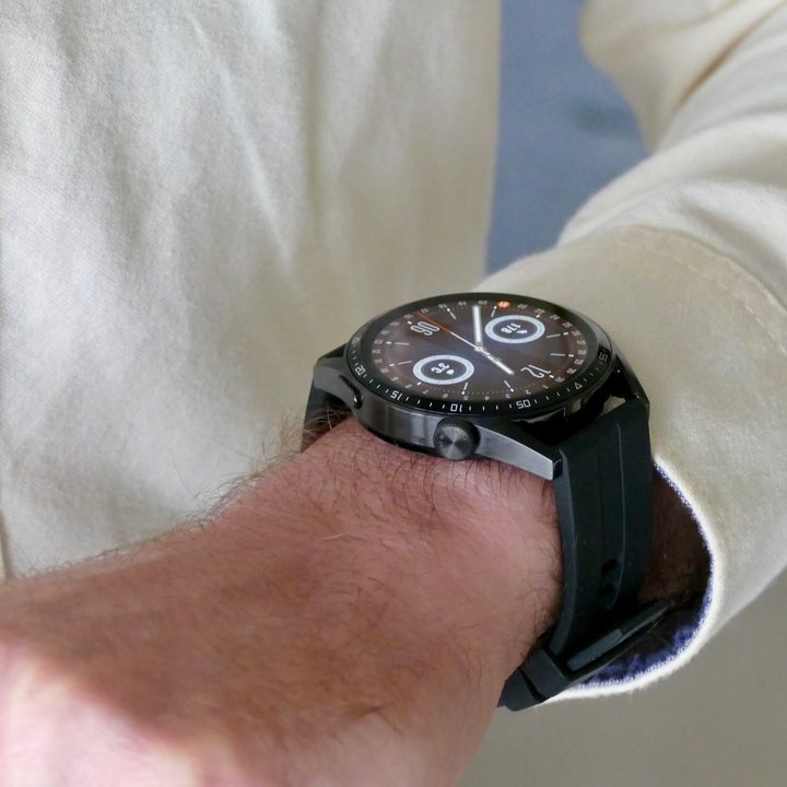 Huawei Watch GT 3 on wrist.