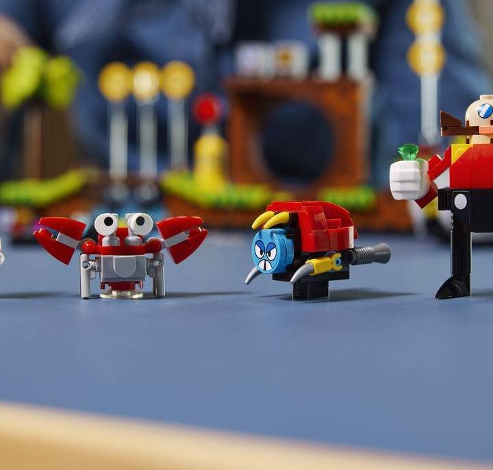 A row of Sonic characters in LEGO form.