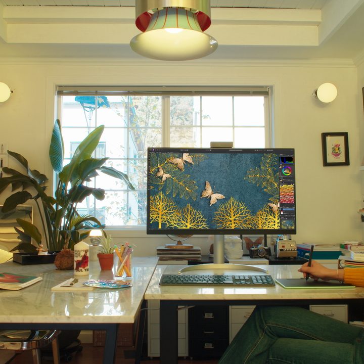 LG launches new UltraFine LCD display.