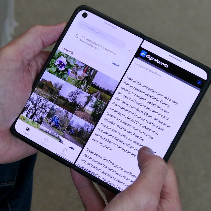 The Oppo Find N in split-window mode.