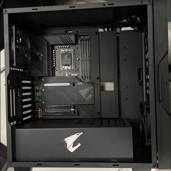 Gigabyte Project Stealth case and motherboard.