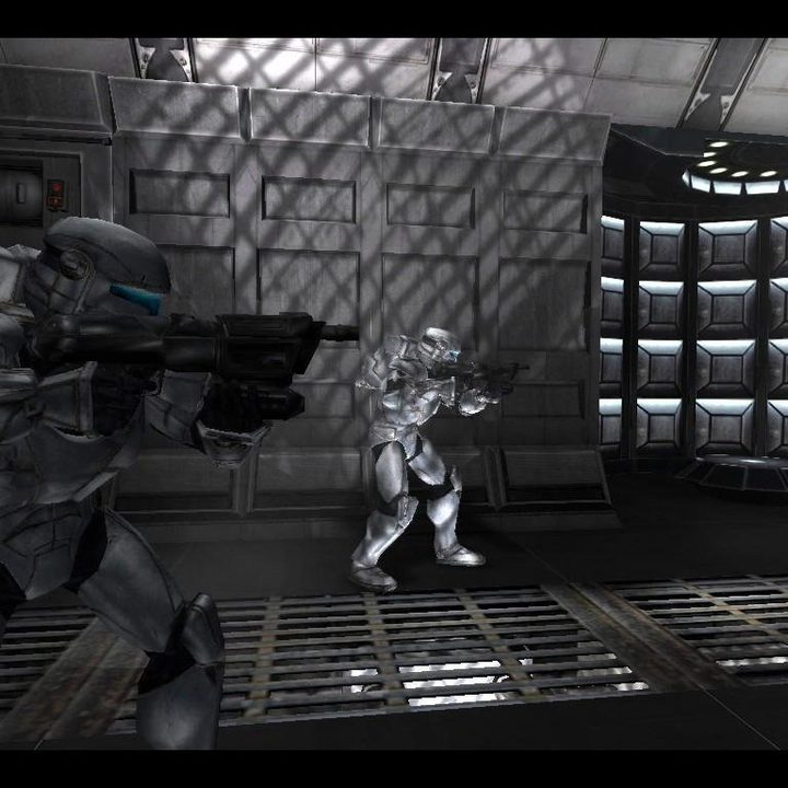 Two clone troopers walking down a hall in Star Wars: Republic Commando..