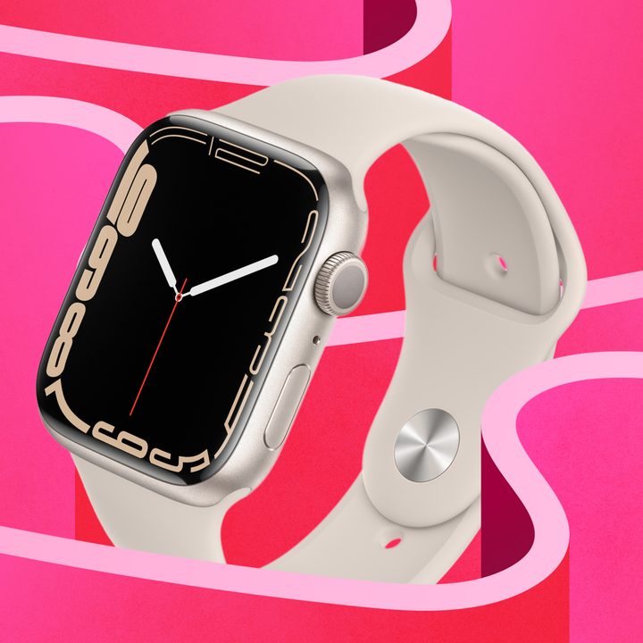 Apple Watch 3 image on a pink stylized background.