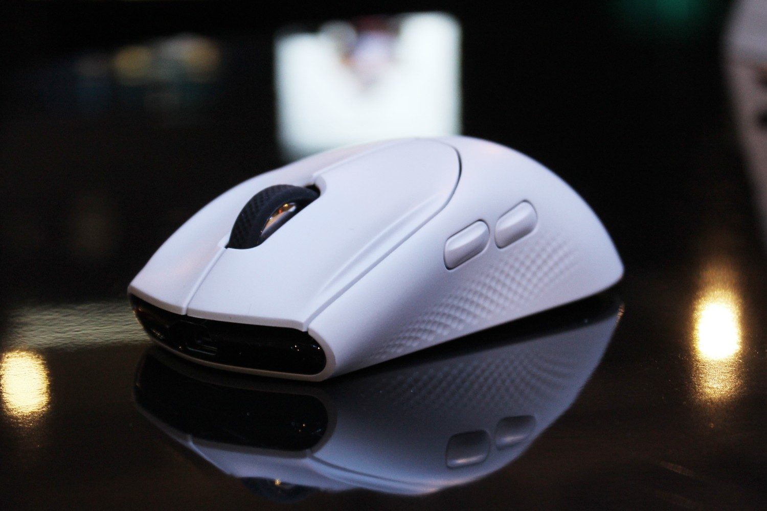 Alienware's white wireless gaming peripherals look simple and