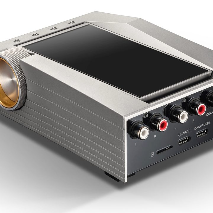 Astell&Kern Arco CA1000 headphone amp and digital audio player.
