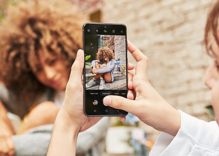 The camera app of the Samsung Galaxy S21 FE.
