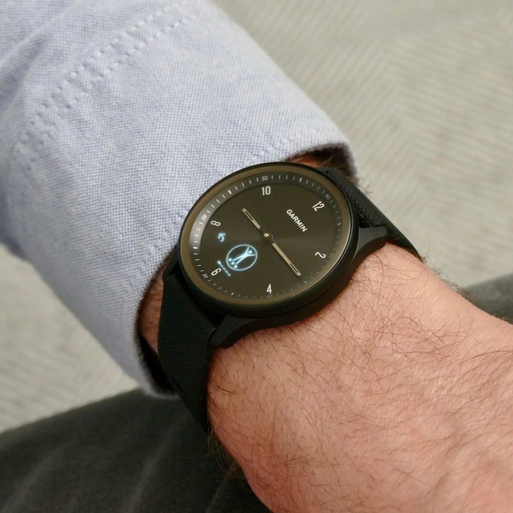 Garmin Vivomove Sport workout mode.