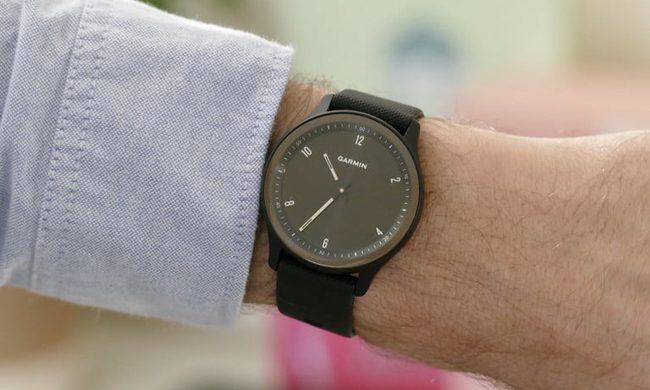 Garmin Vivomove Sport clock.