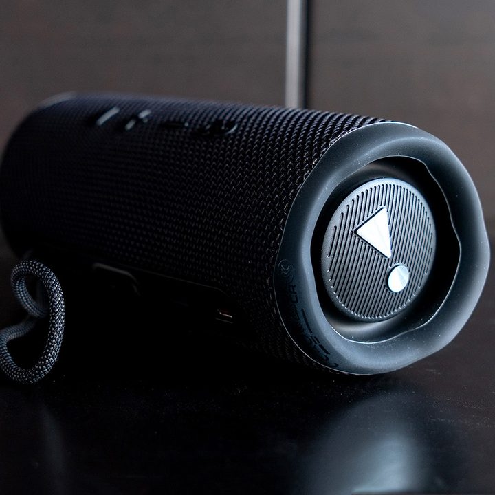 JBL Flip 6.