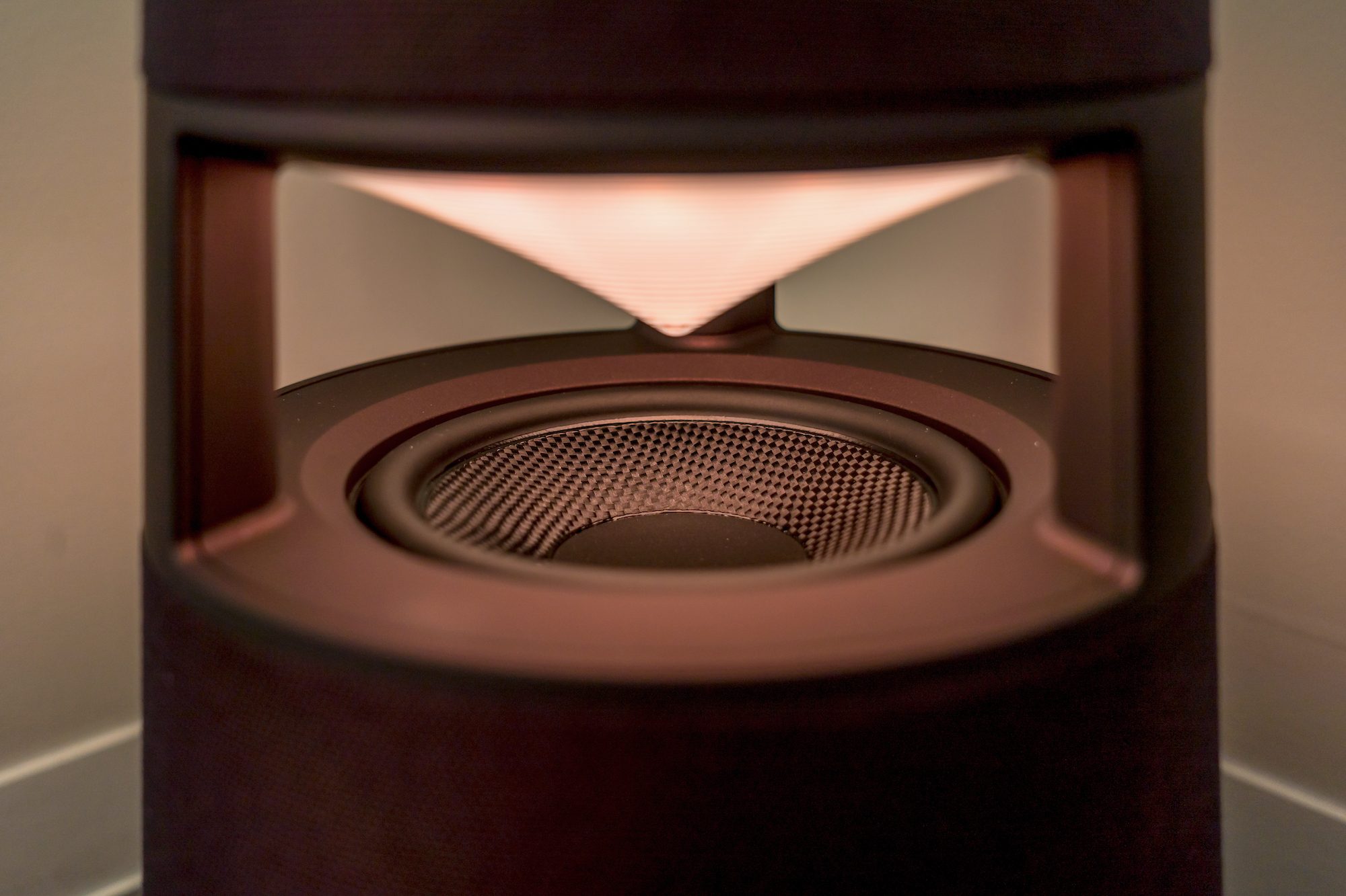 LG XBoom 360 review: Loud sound and lights for your home - Digital