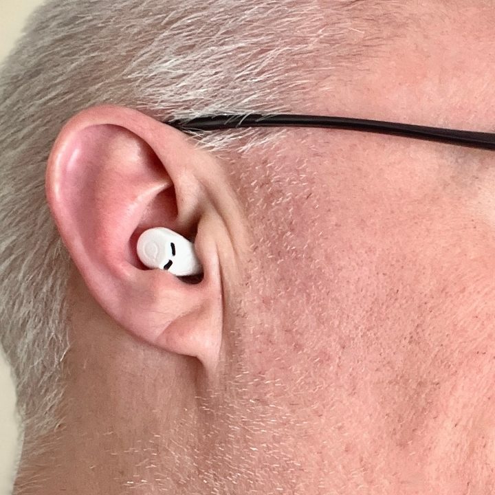 The QuietOn 3 earbuds worn in-ear.