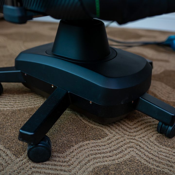 Razer Enki Pro HyperSense D-Box base.