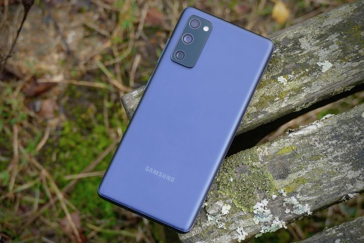 The rear panel of the Samsung Galaxy S20 FE