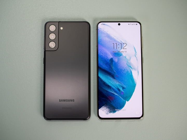 The front and rear view of the Samsung Galaxy S21.