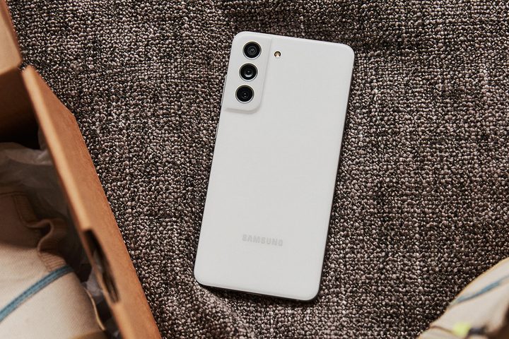 The rear panel of the Samsung Galaxy S21 FE with its triple rear cameras.