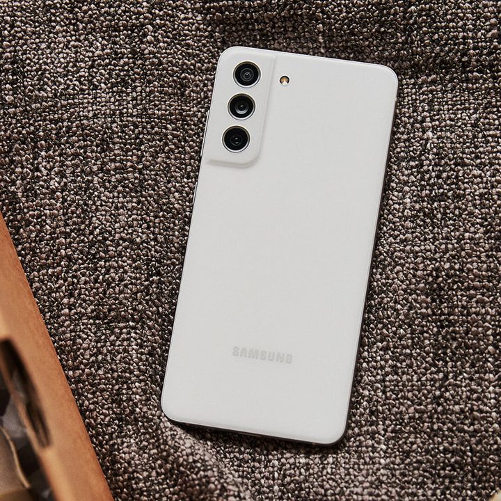 The rear panel of the Samsung Galaxy S21 FE with its triple rear cameras.