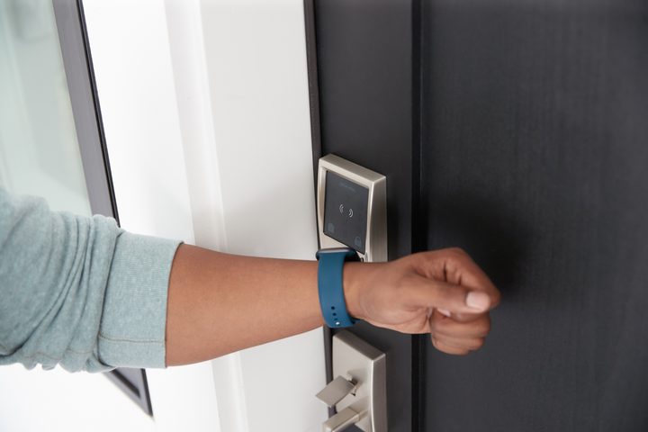 Schlage Encode Plus with Apple home keys open with Apple Watch.