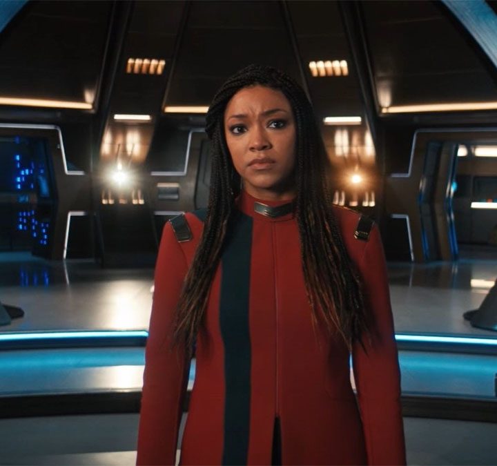 The cast of Star Trek: Discovery on the bridge.