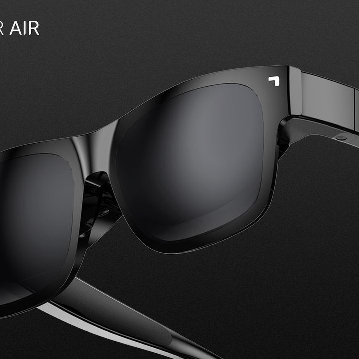 TCL NXTWEAR AIR wearable display.