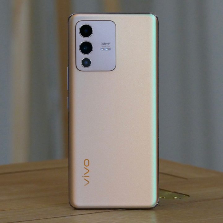Vivo V23 Pro back.