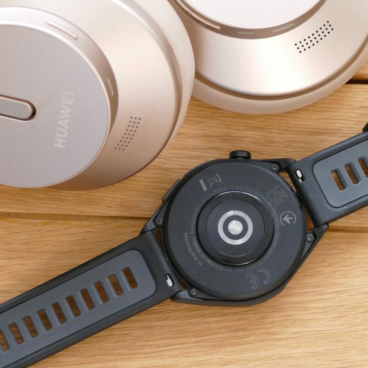 Huawei Watch GT Runner case back.