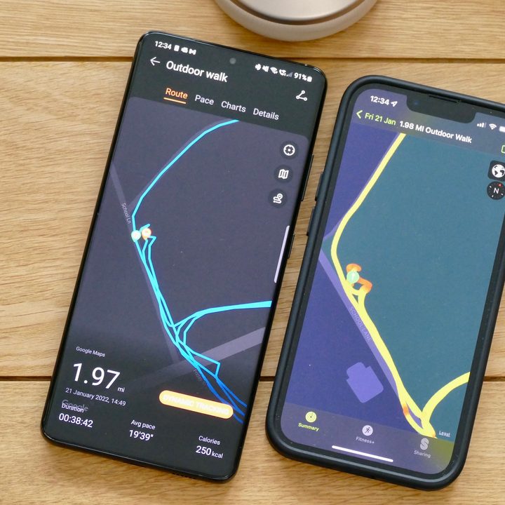 Huawei Health app map comparison.