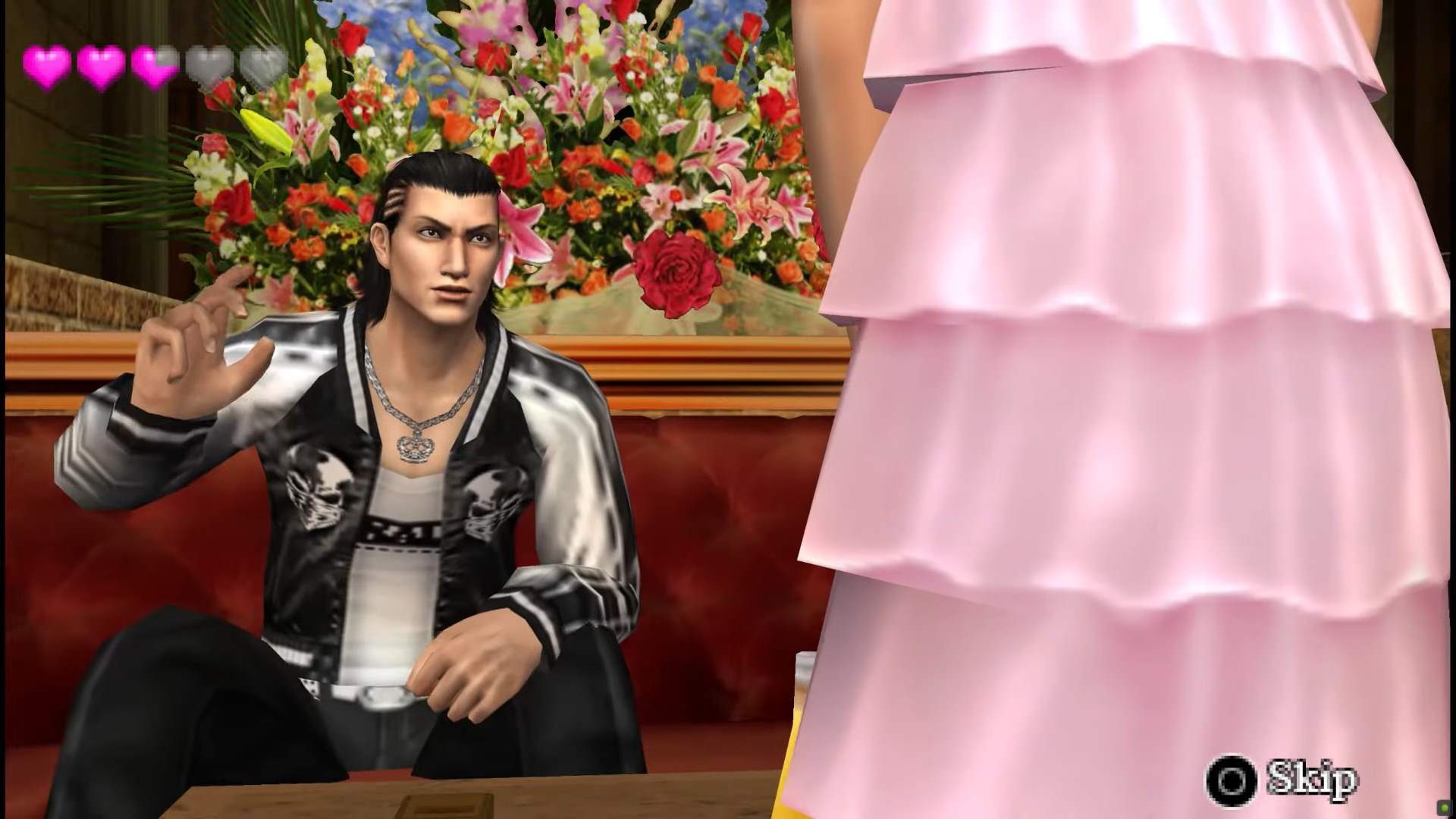 Tatsuya Ukyo waving at a woman.