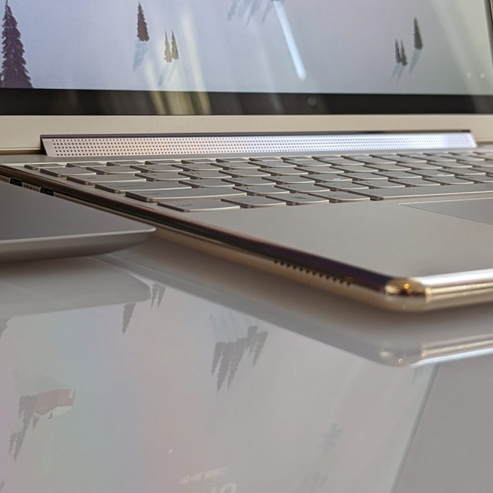 The 2022 Yoga 9i vs. the 2021 Yoga 9q.