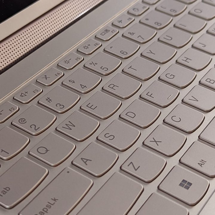 Lenovo Yoga 9i speakers.