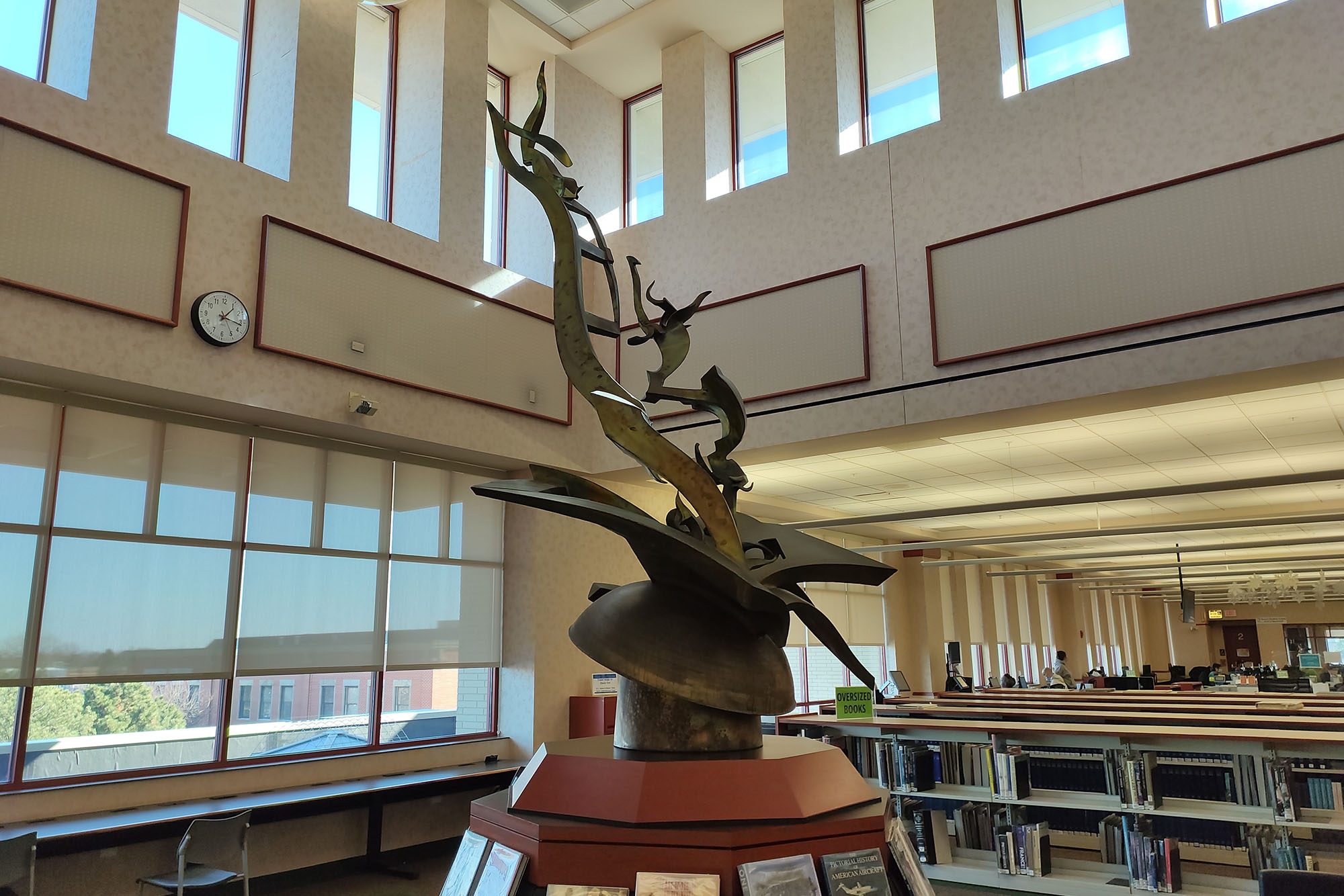 This is a photo sample of a sculpture taken with the main camera of the RedMagic 7.