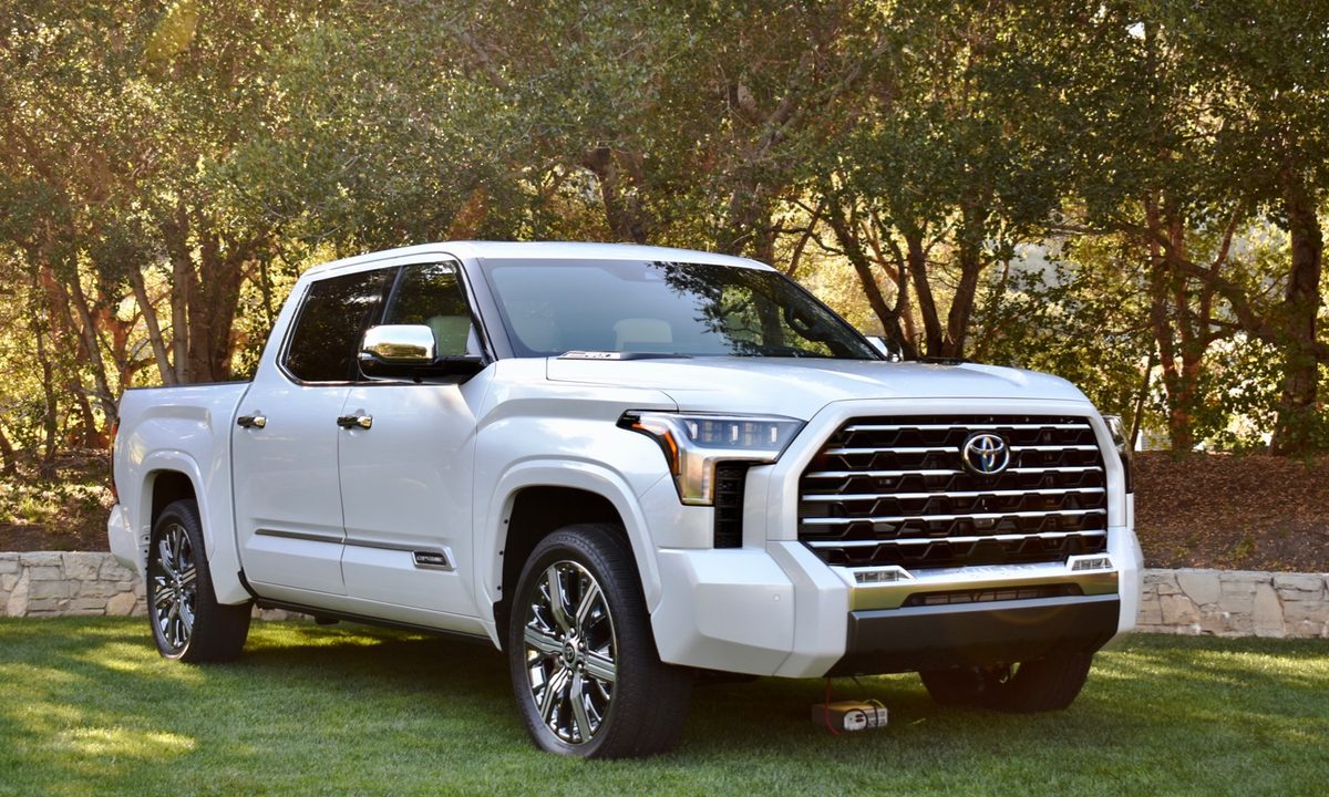2022 toyota tundra i force max hybrid review front three quarter
