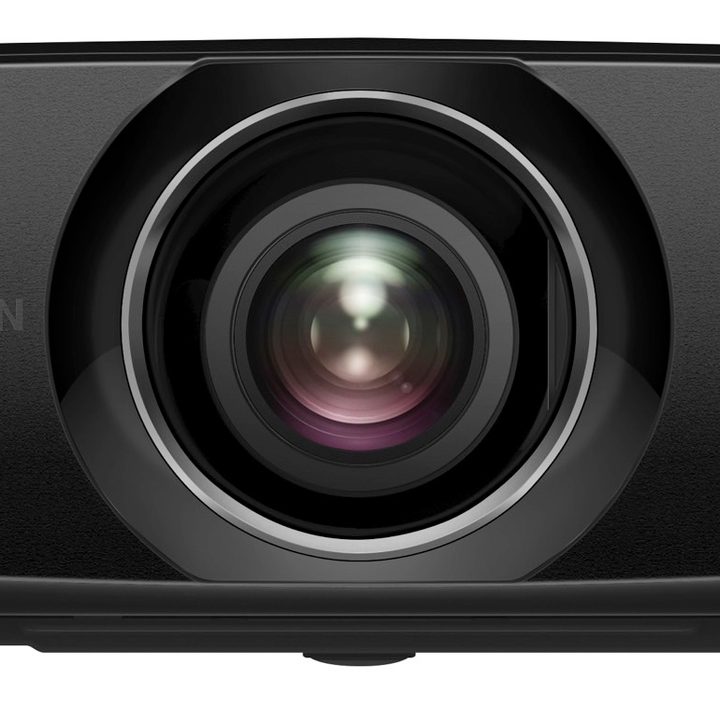 Epson Pro Cinema LS12000, lens open.