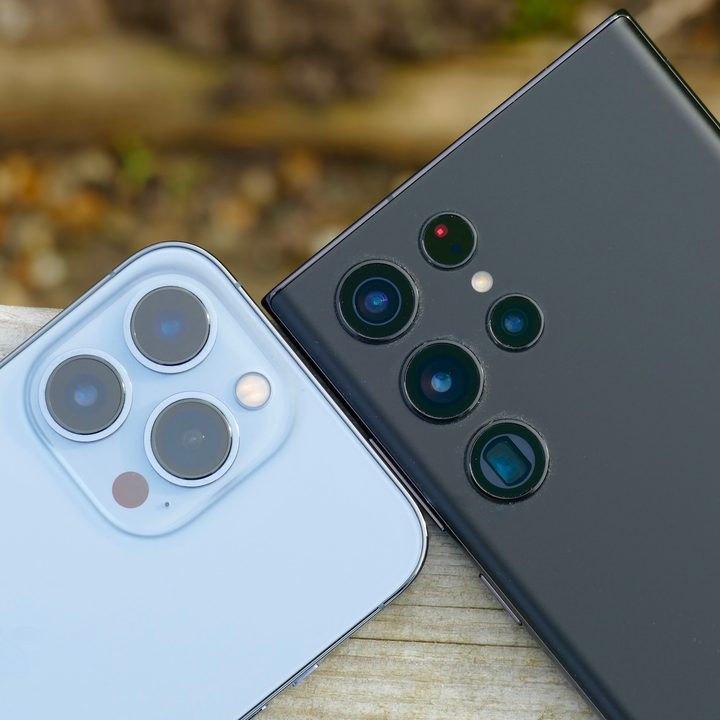 Galaxy S22 Ultra and iPhone 13 Pro cameras seen from the back.