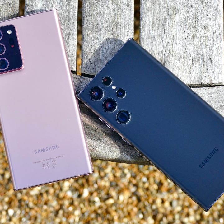The Samsung Galaxy S22 Ultra and Galaxy Note 20 Ultra seen from the back.