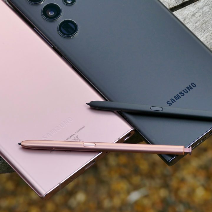 Galaxy S22 Ultra and Note 20 Ultra S Pen stylus.