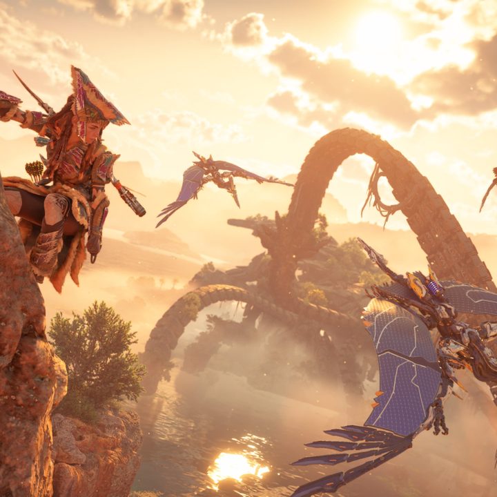 Aloy climbs a cliff in Horizon Forbidden West.