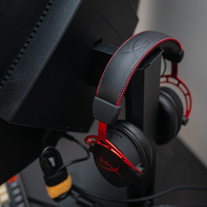 Headphones on the HP Omen 27c.